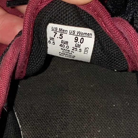 VANS BURGUNDY AUTHENTIC SHOES - UNISEX SKATER (MENS 7.5 / WOMENS 9) - Picture 6 of 7